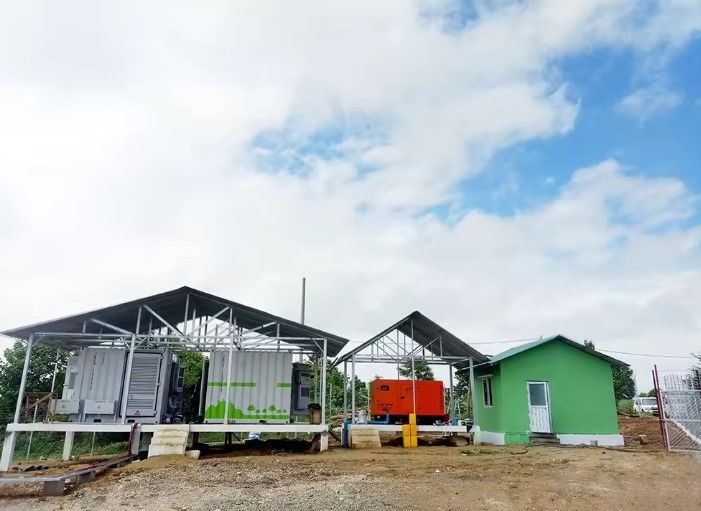 Sistem panel surya komersial atau industri 1MW 5MW 10MW Pembangkit Listrik Tenaga Surya untuk Dijual